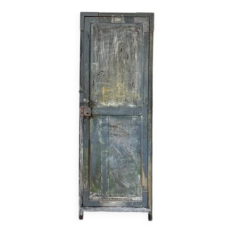 Armoire parisienne
