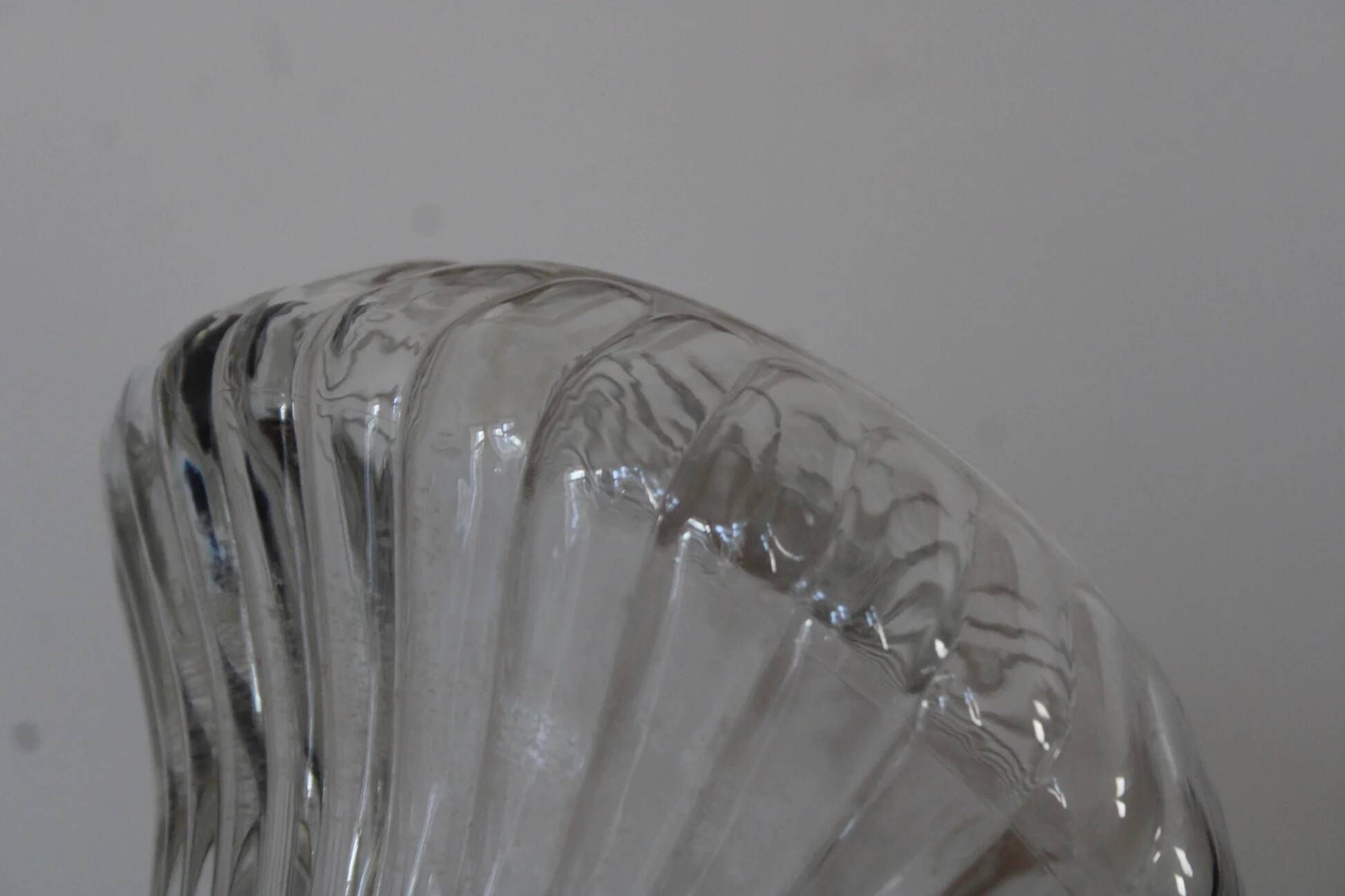Vintage twisted glass carafe with stopper – H 31 cm