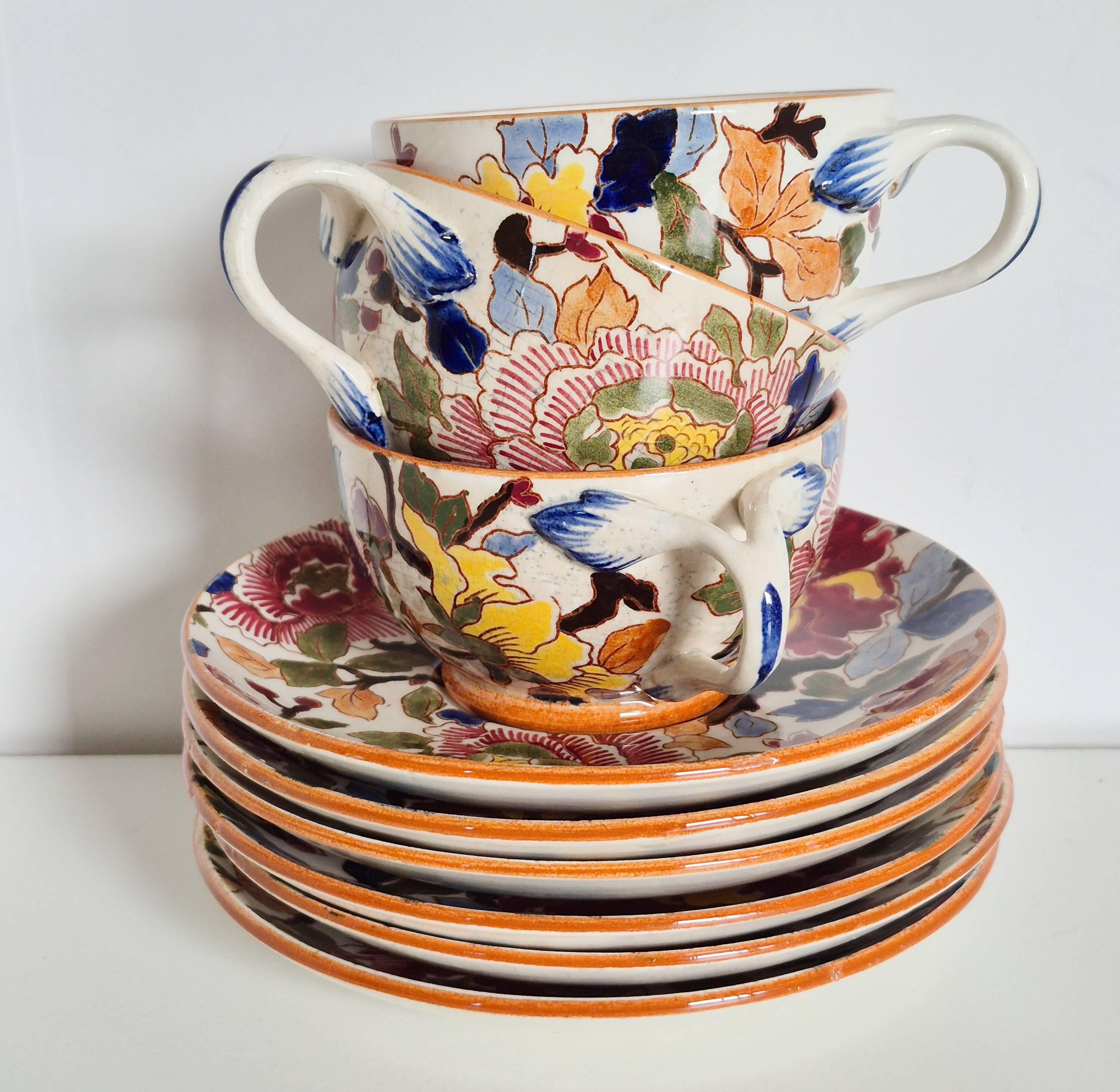 Cups (3) and saucers (6) for coffee in Gien earthenware, "Peonies" pattern.