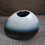 Very original vintage vase signed Mb