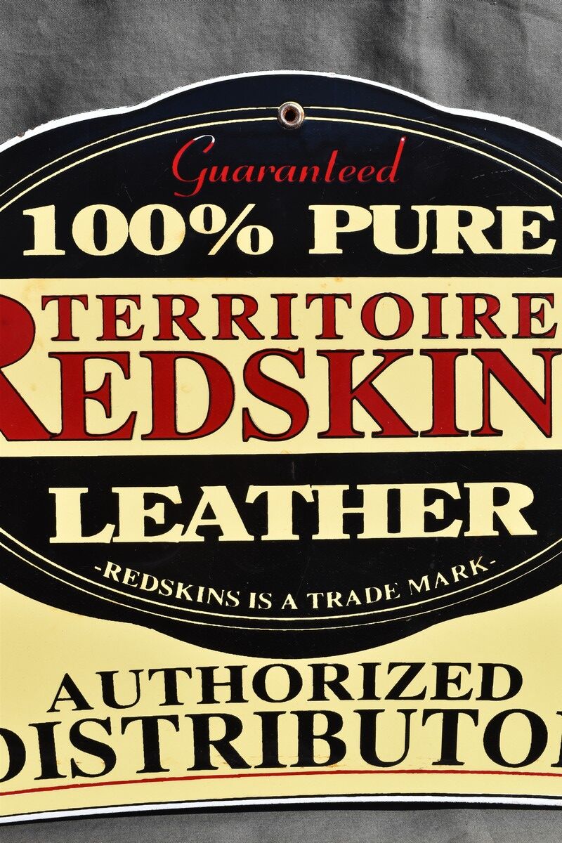 VINTAGE PLAQUE ENAMELED PUBLICITAIRE REDSKIN authorized distributor 30.7 x 26 cm