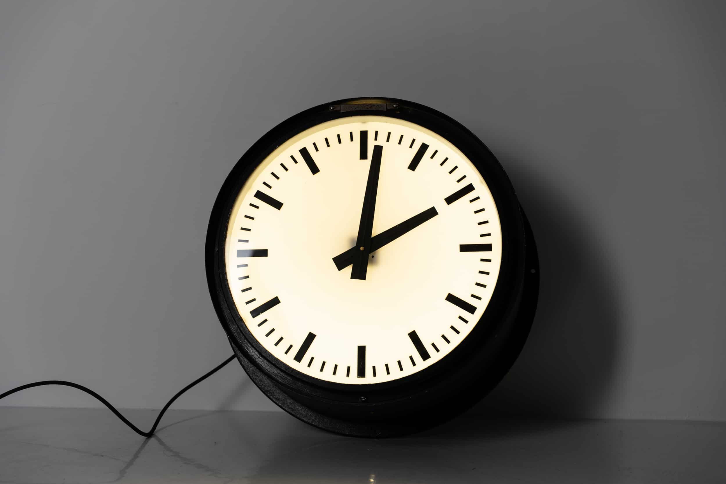 18" Illuminated Gents of Leicester Station Clock