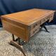 Grand bureau anglais en acajou de style Regency