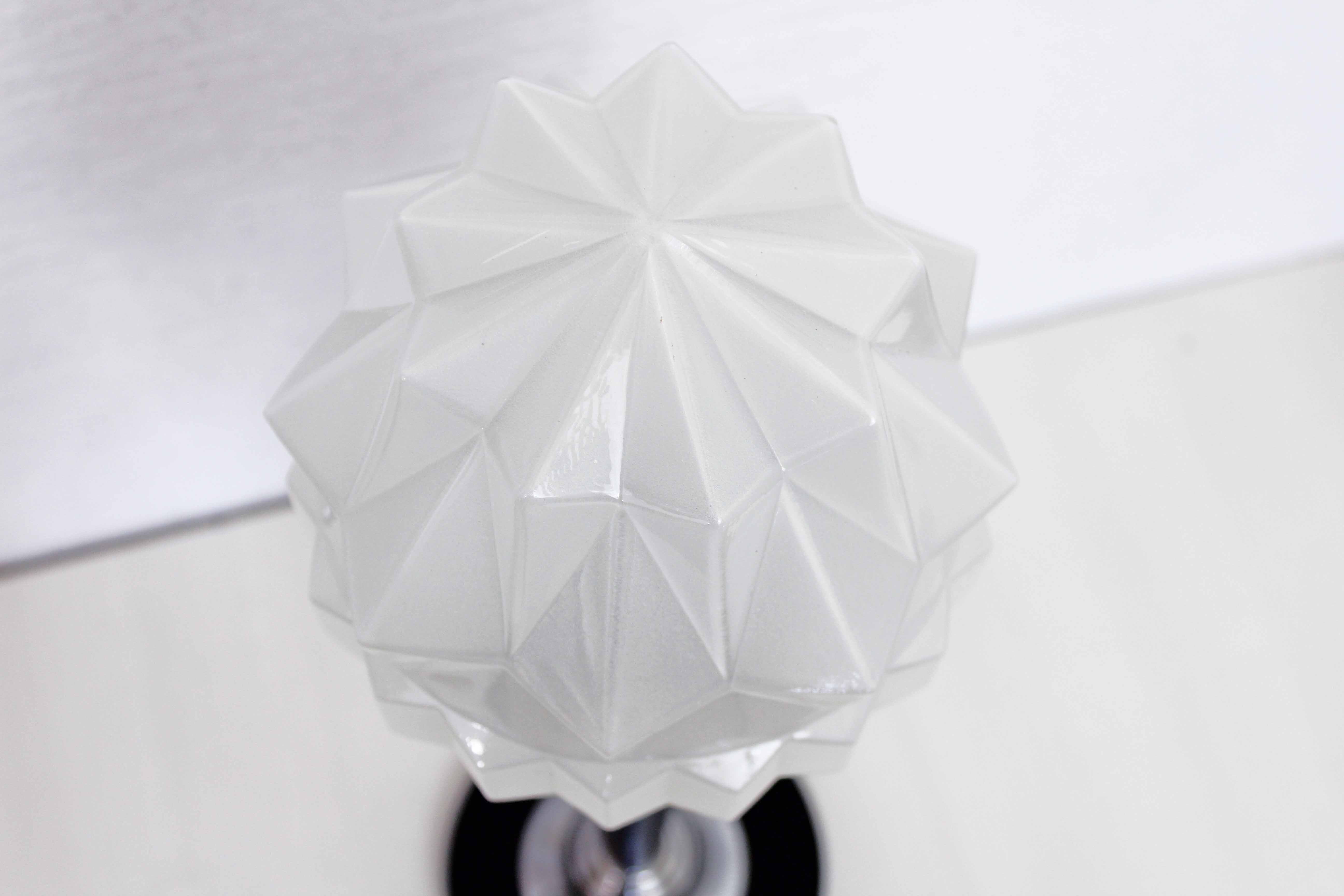 Art deco diamond shaped lamp