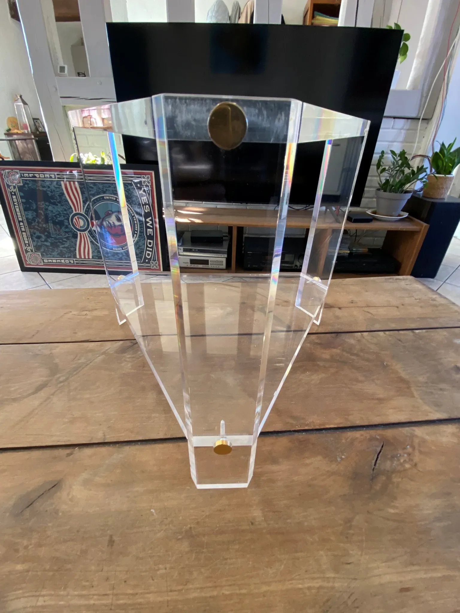 Triangular plexiglass coffee table end table Altuglas David Lange 70