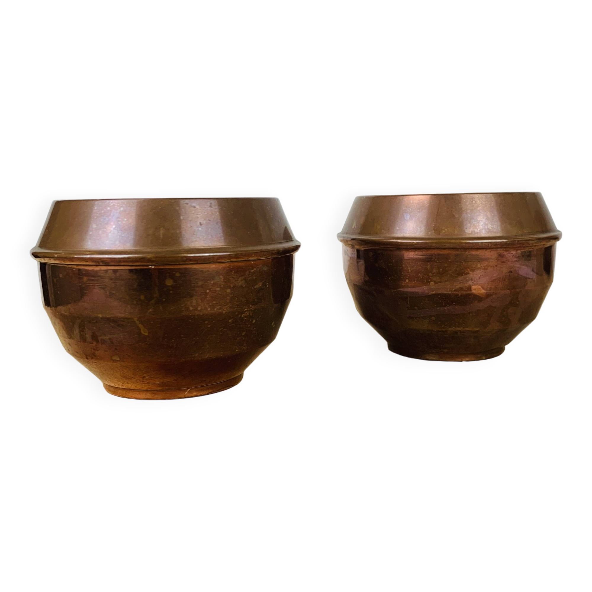 Pair of art deco pot covers in Villedieu copper