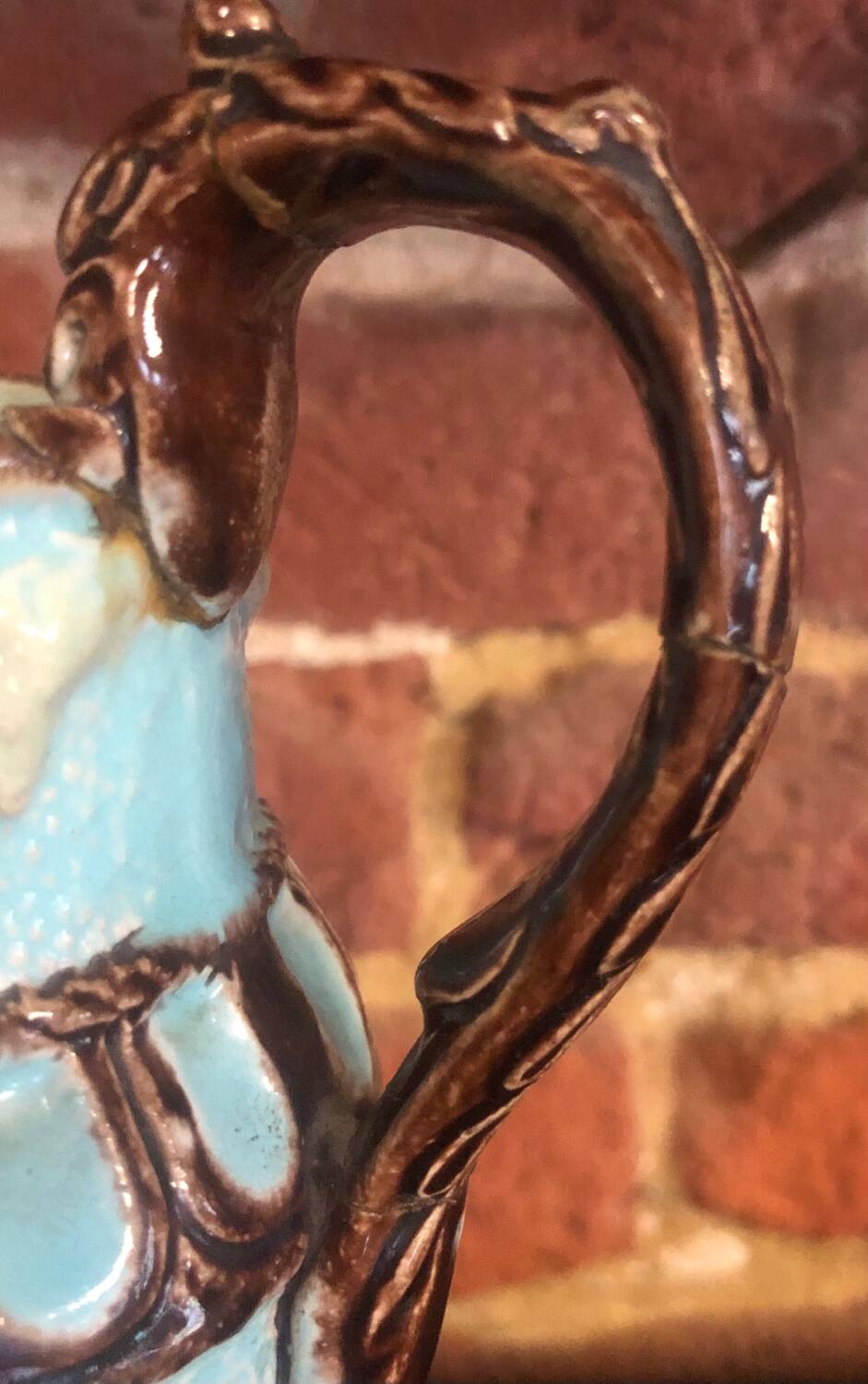 Pichet en barbotine Nimy