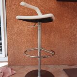 3 colico bar stools