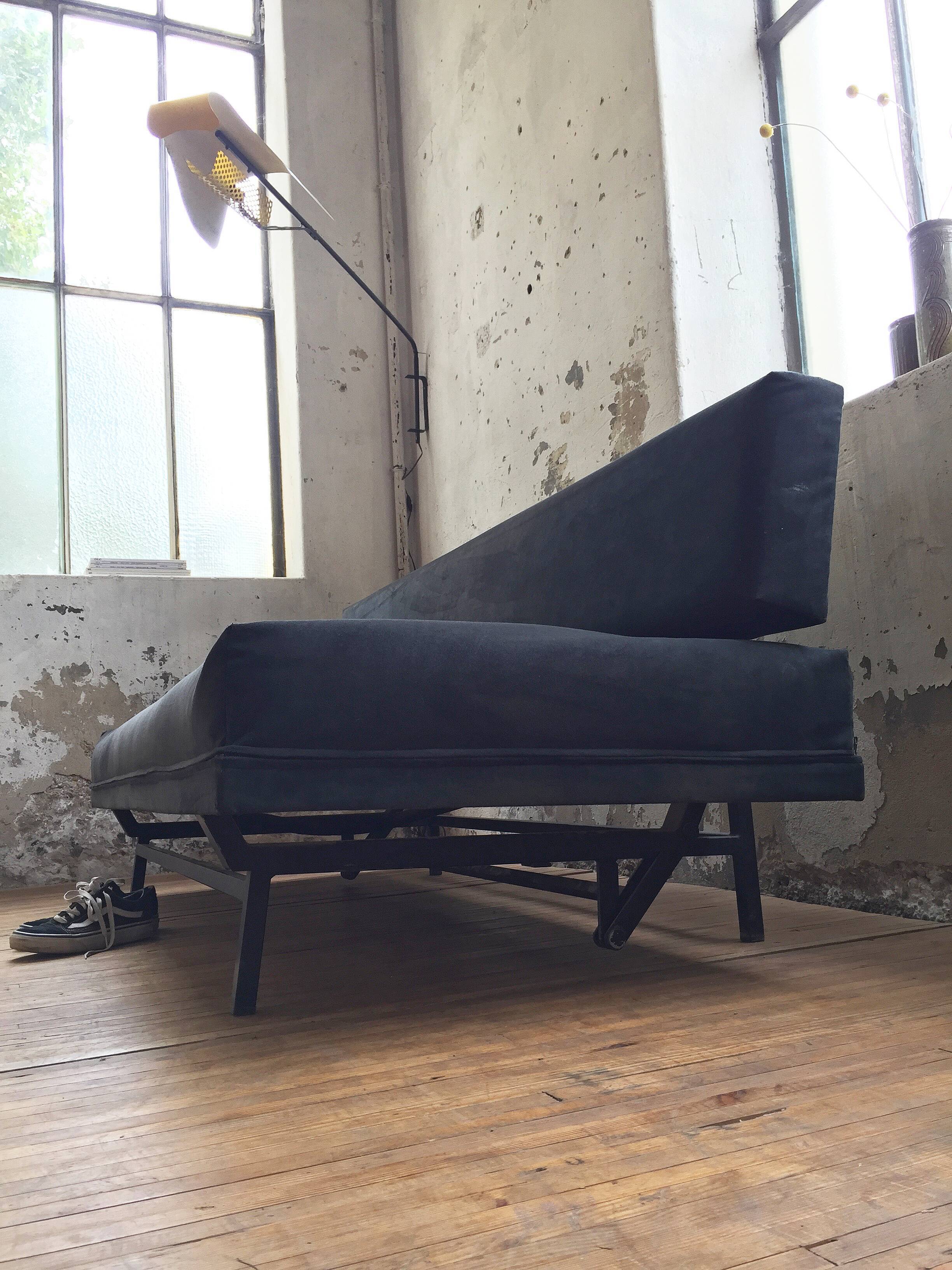 André Simard bench sofa for Airborne