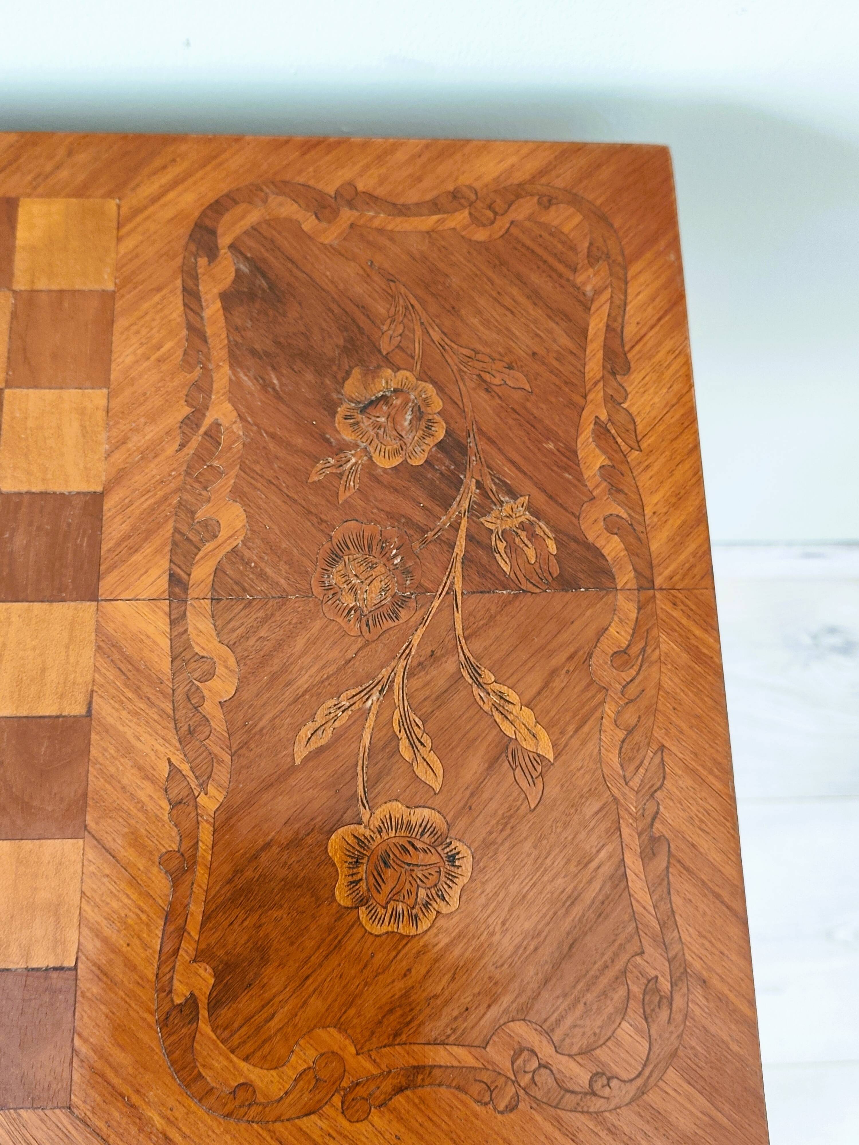Table de jeux Louis XV en chêne marquetée