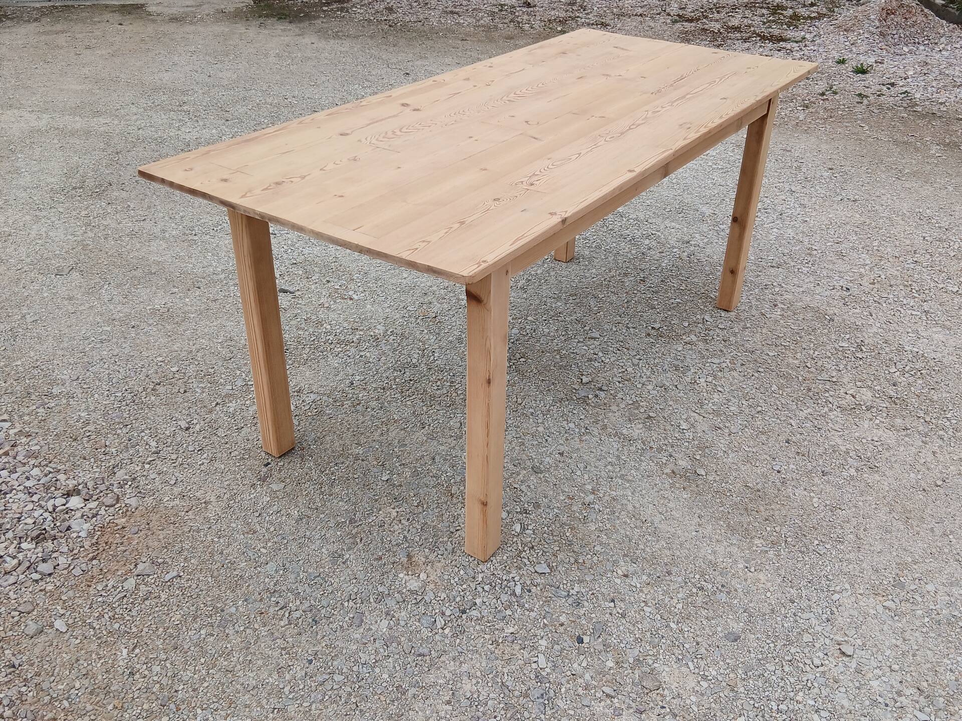 Farm table