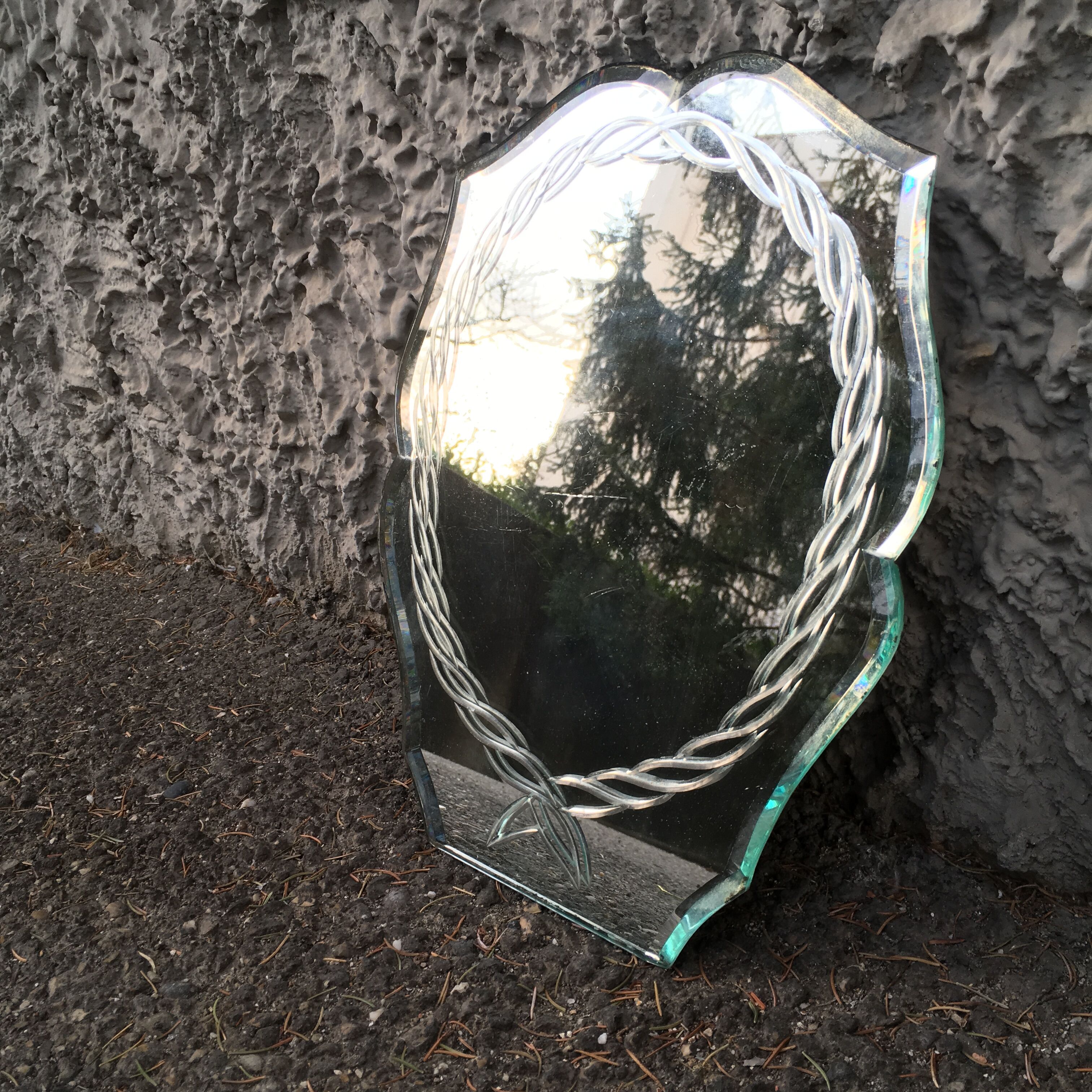 Mirror beveled and chiseled 27x33cm