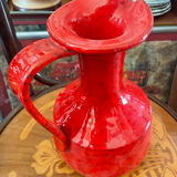 Grand pichet rouge