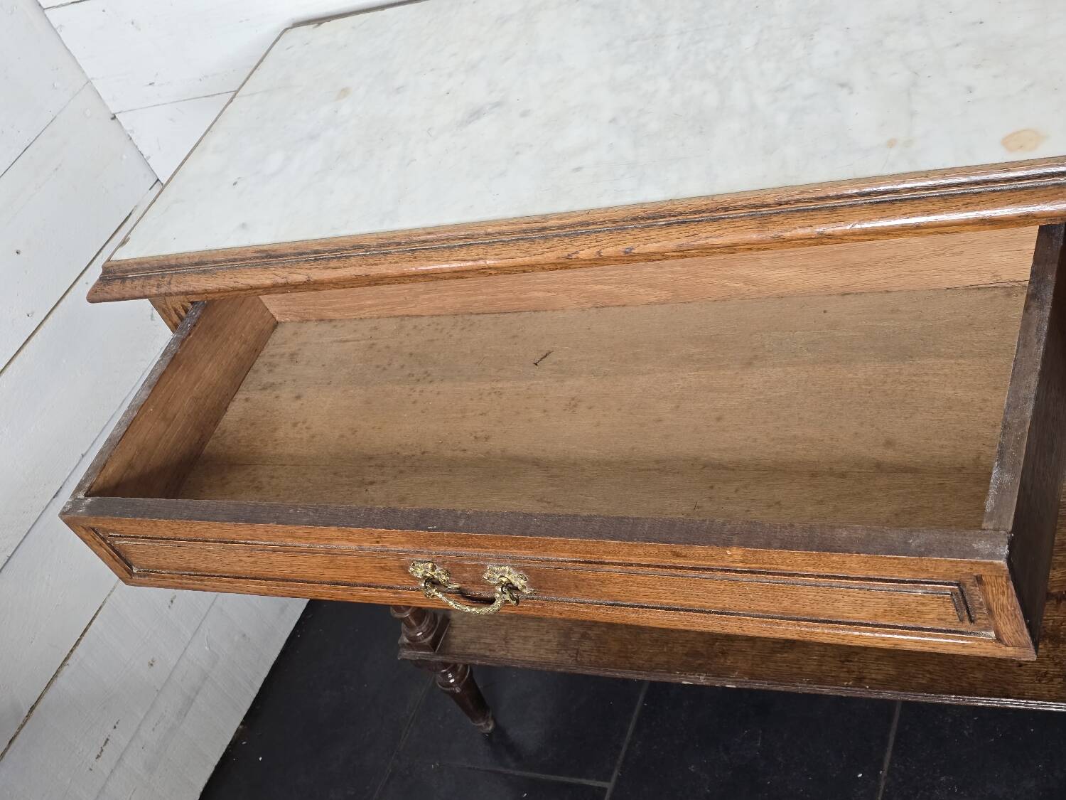 Oak bathroom cabinet with 1 drawer and marble top