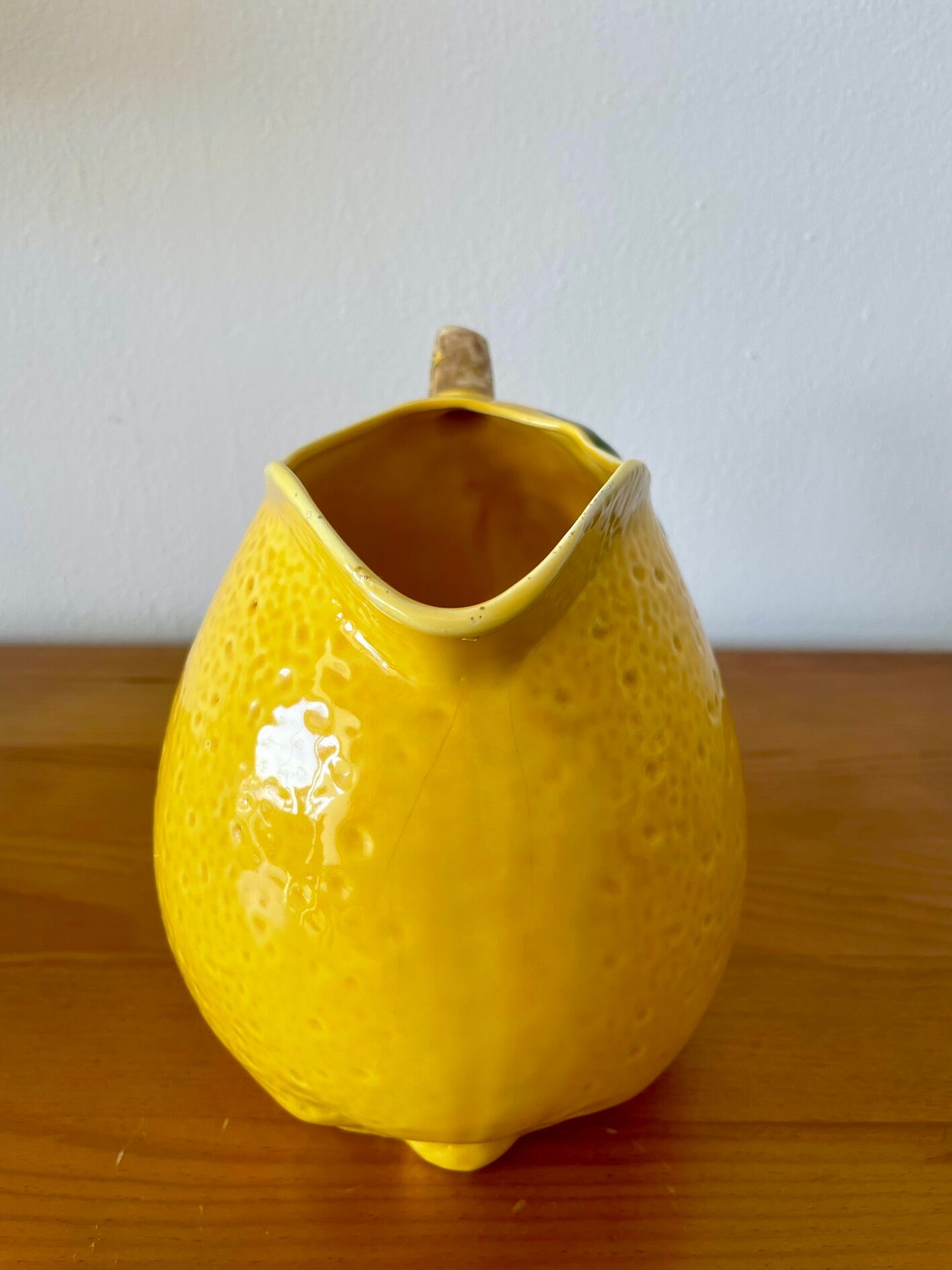 Water pitcher slurry lemon
