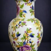 Important porcelain vase with floral decoration – Asian style – 20th century