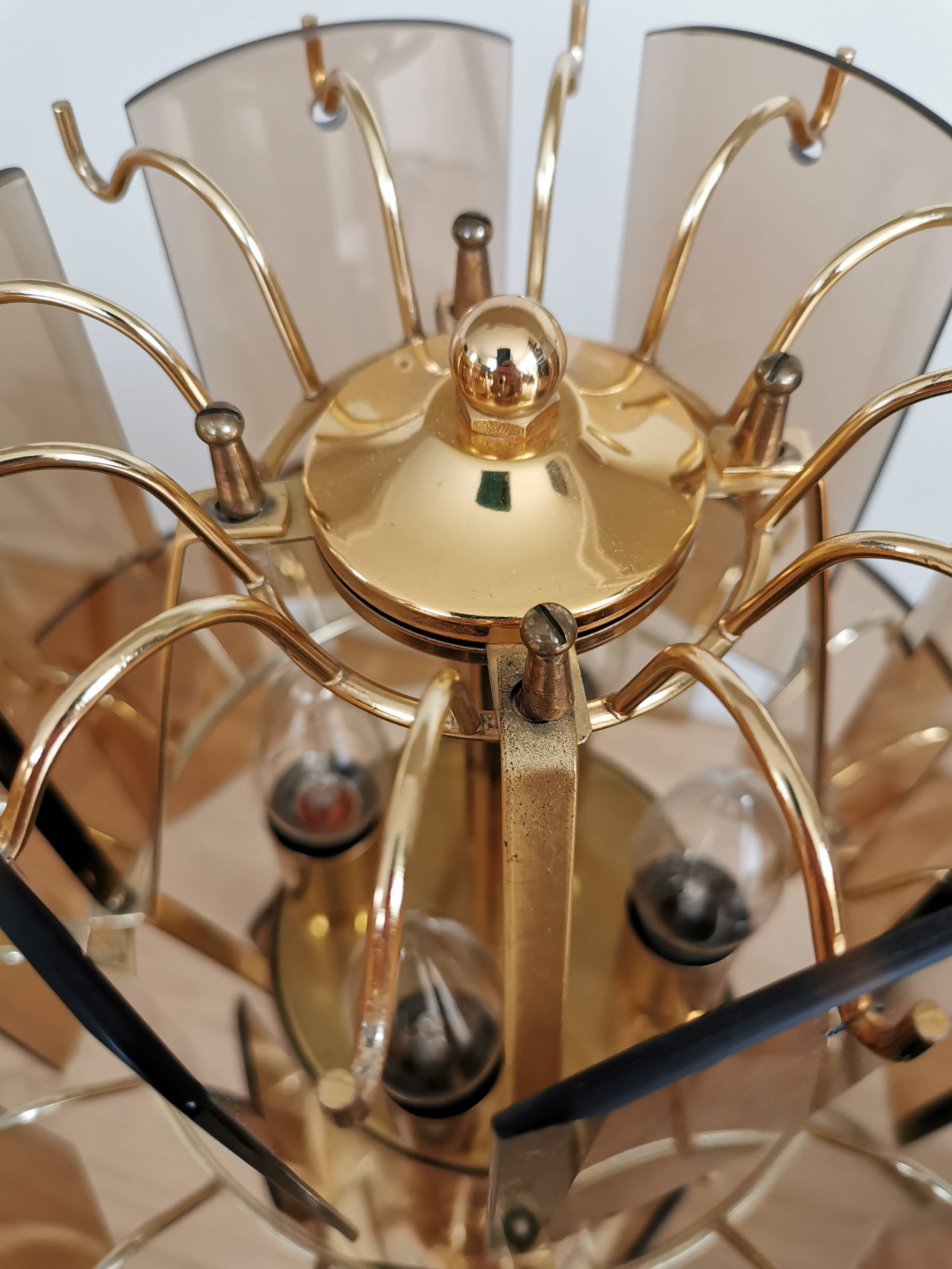 Lampe de bureau vintage en verre fumé : EGLO Leuchten, table dorée autrichienne des années 1980