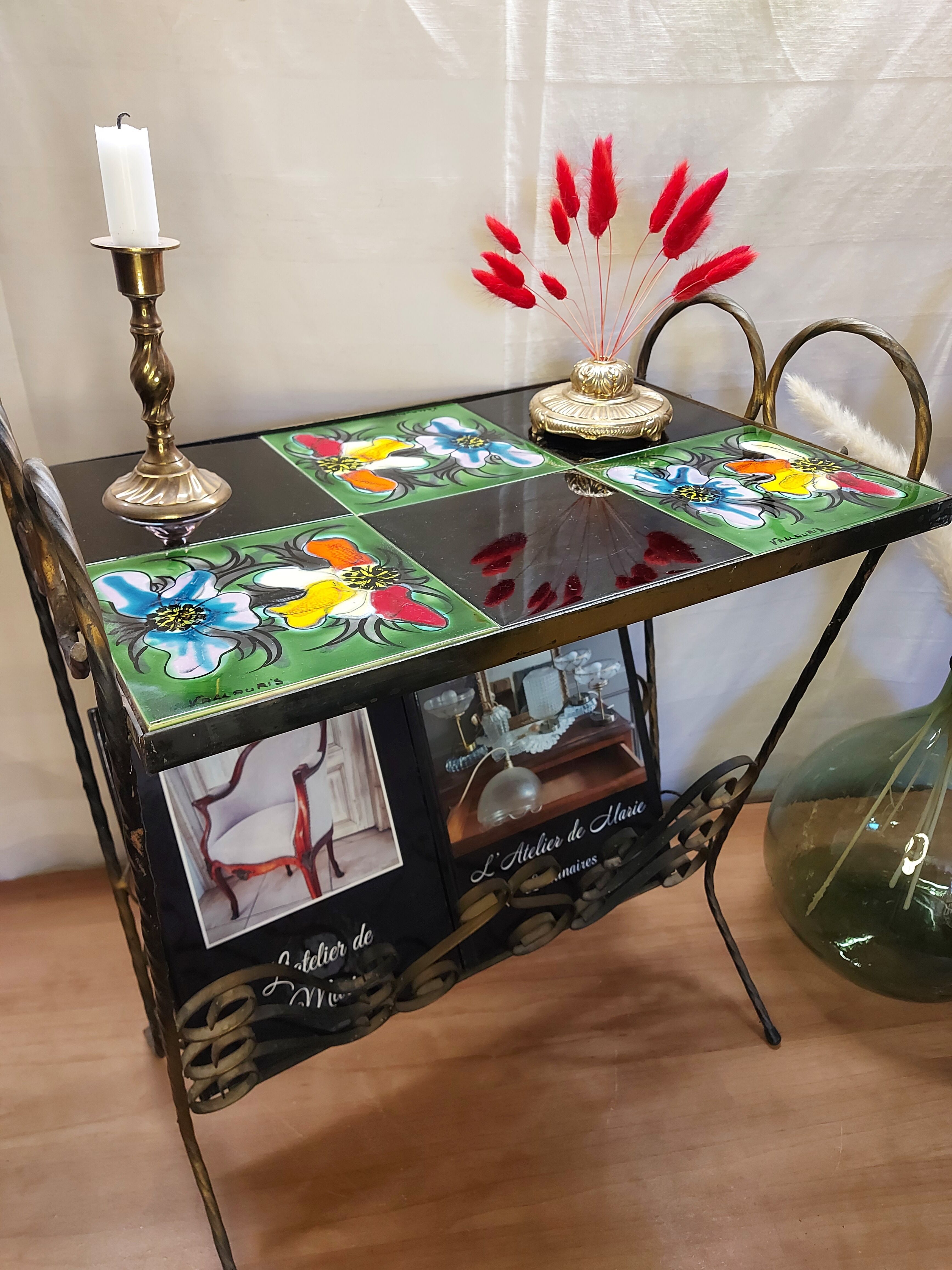 Vallauris side table with magazine rack