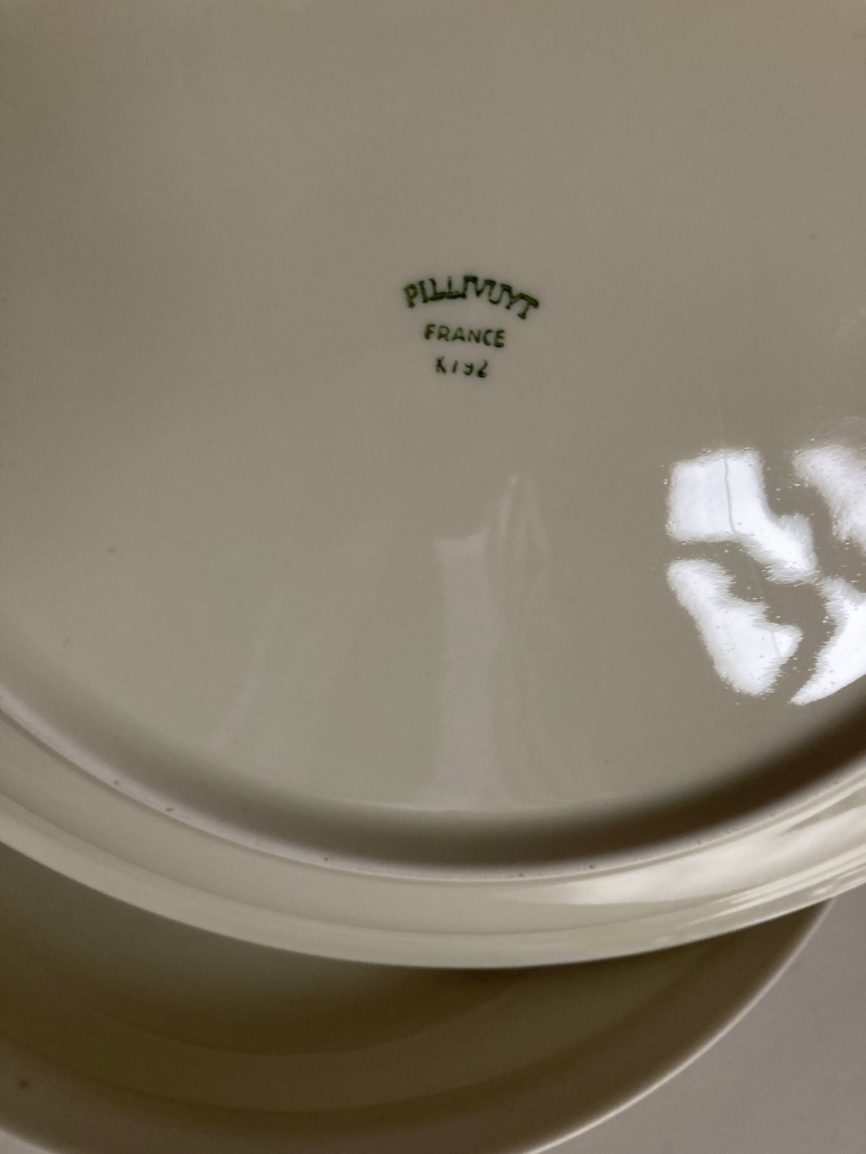 Set of 7 Scandinavian modernist flat plates in ivory earthenware