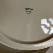 Set of 7 Scandinavian modernist flat plates in ivory earthenware