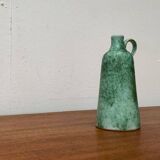 Minimalist ceramic vase carafe from the East German studio GDR by Kerstin and Ralf Unterstab for Kunsttöpferei Unterstab KTU, 1960s.