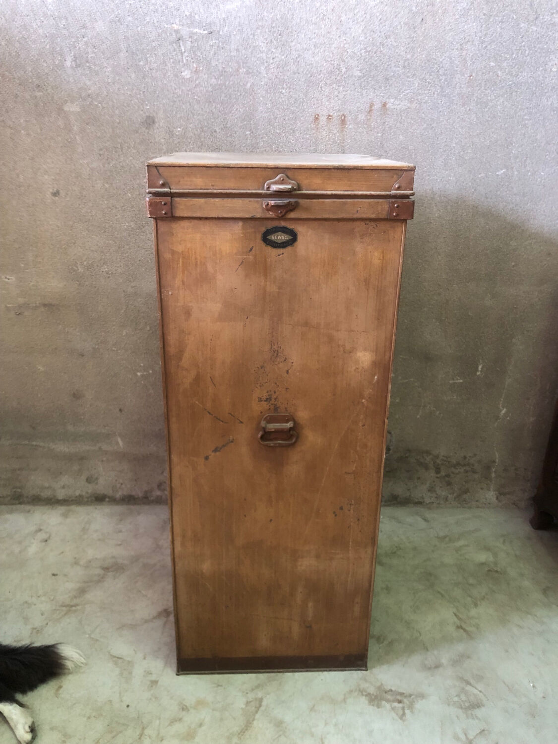 Metal marine wardrobe