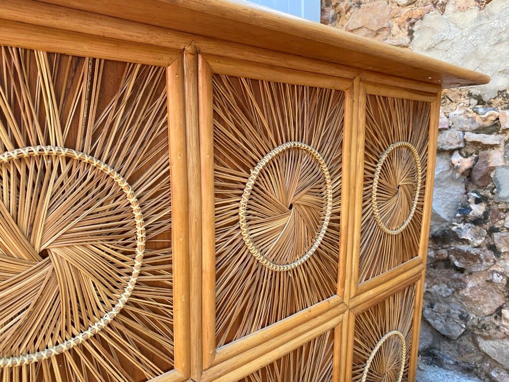 Wooden counter bar and rattan wicker decorations years 50/60