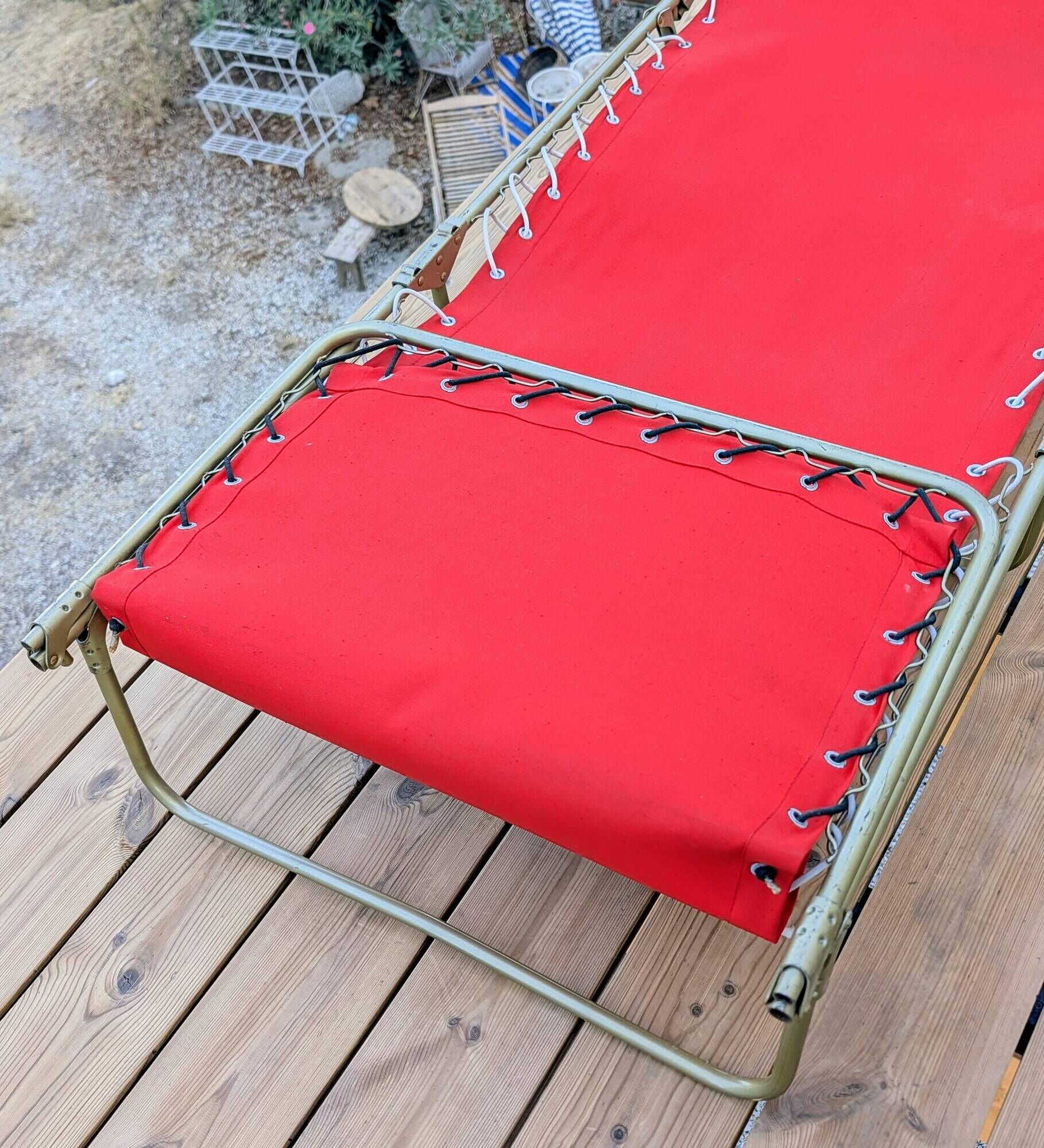 Metal and canvas camp bed