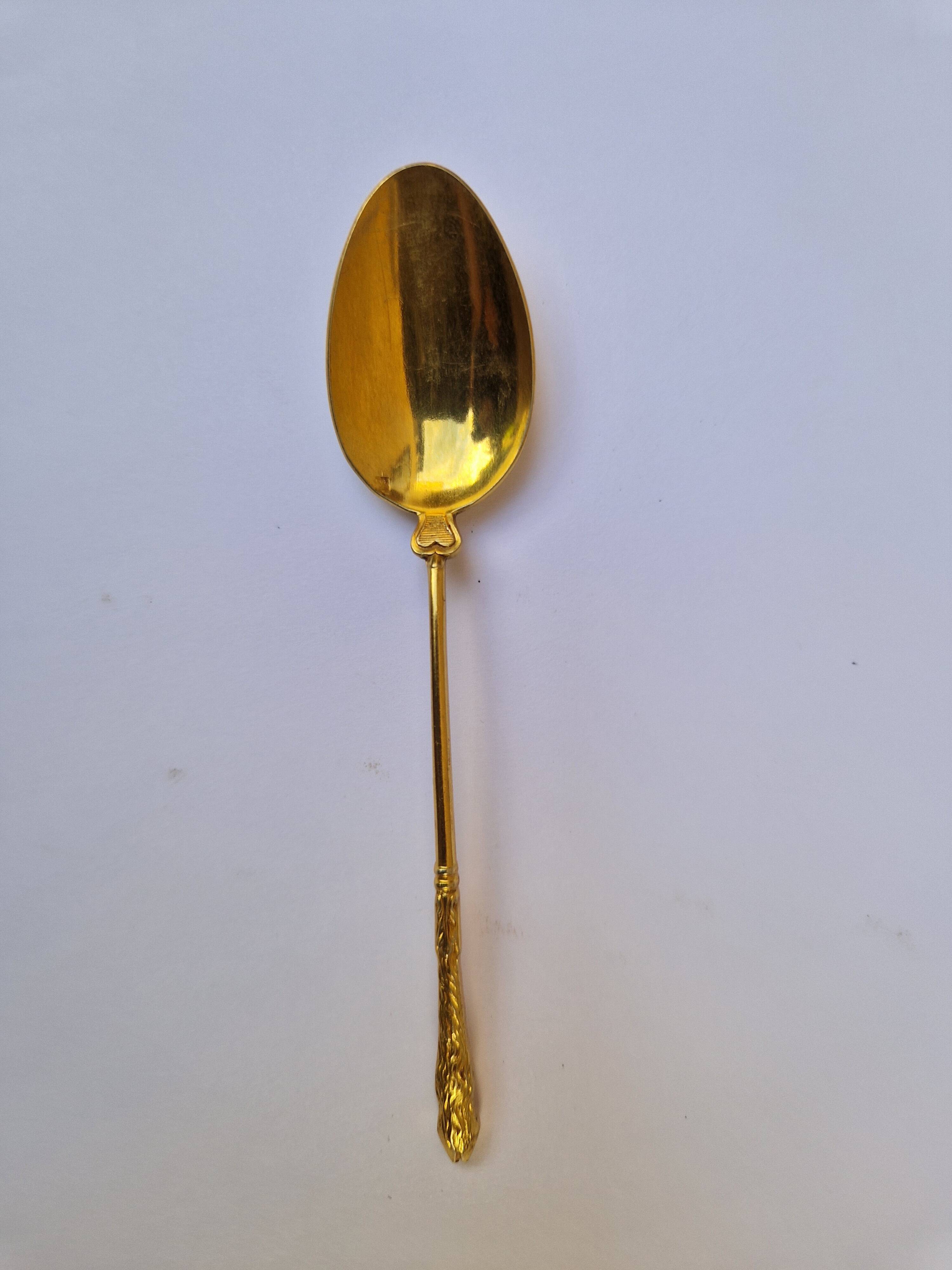 12 cuillères à moka en vermeil