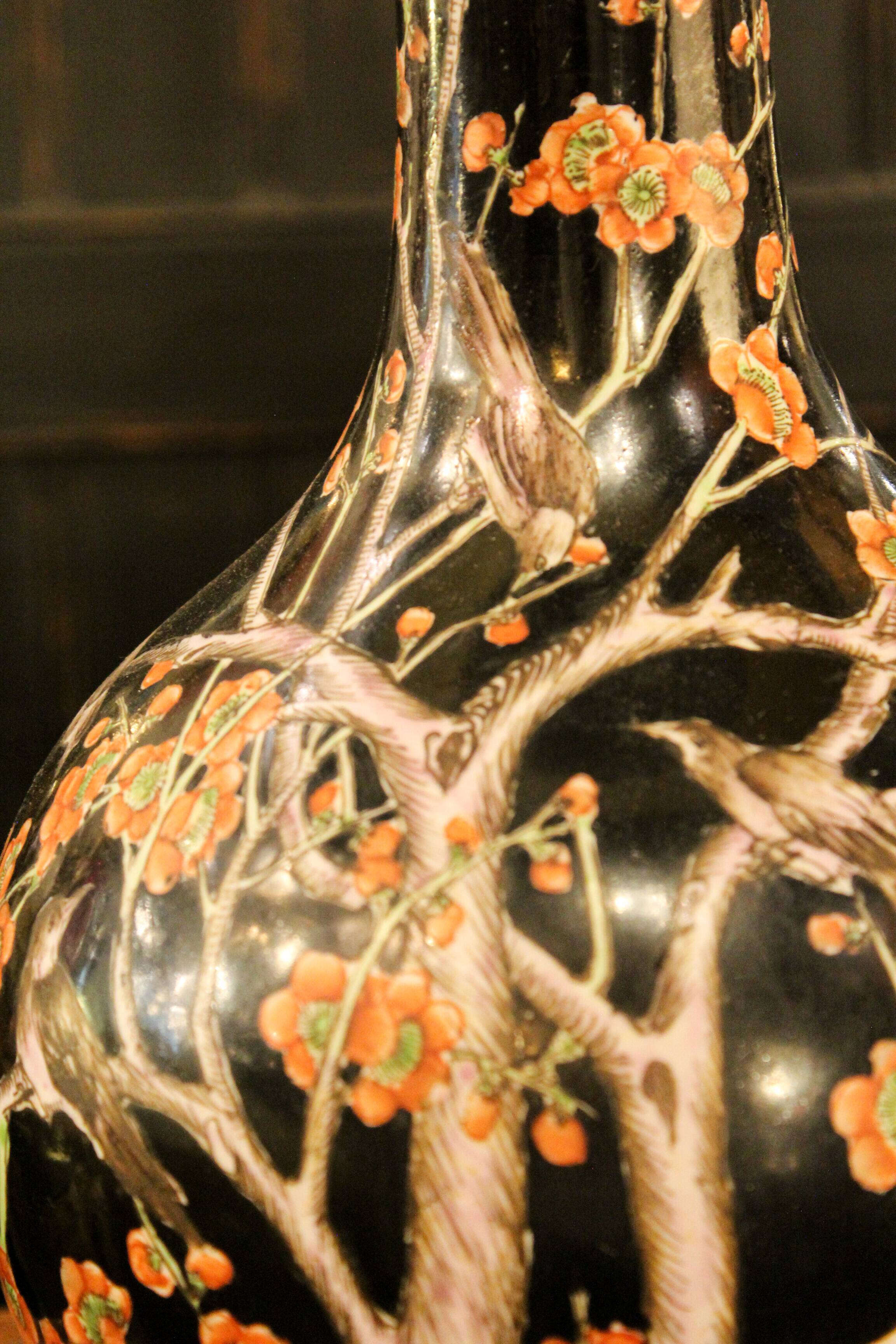 Pied de lampe fleurs de cerisier en porcelaine japonaise, années 50