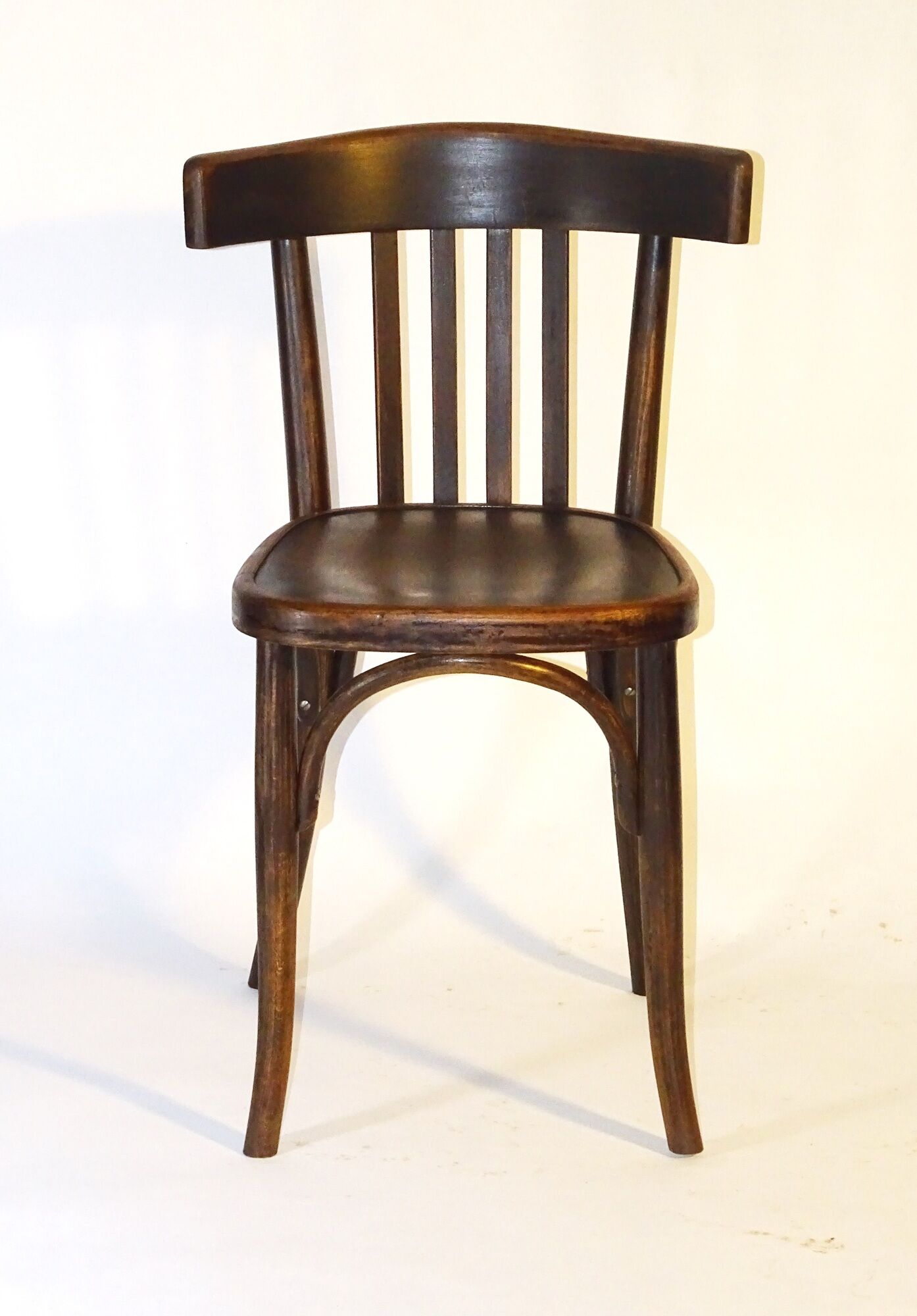 Suite de 4 chaises bistrot de Fischel 1930 bois-courbé