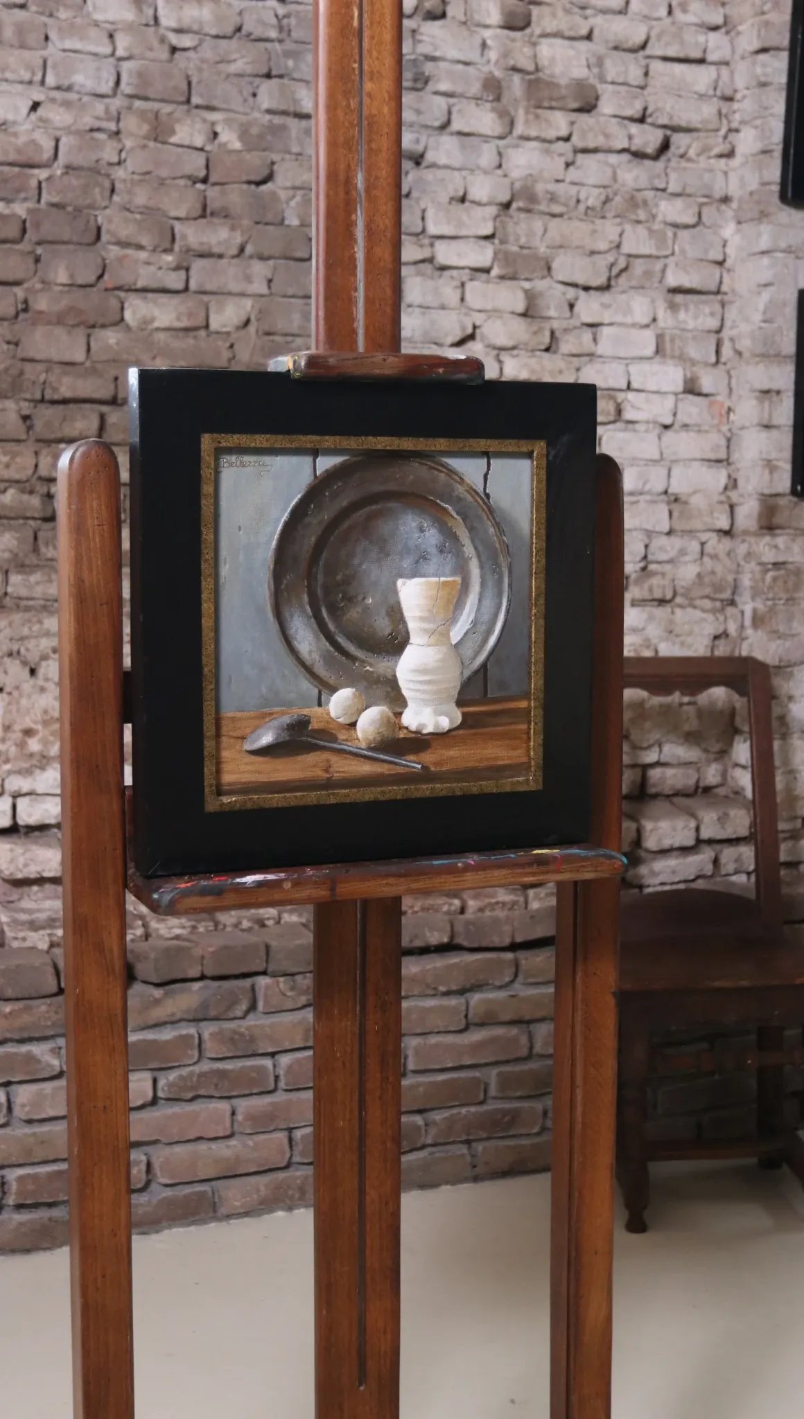 Still life with pewter dish, jug and stoppers – Marjolein van den Berg