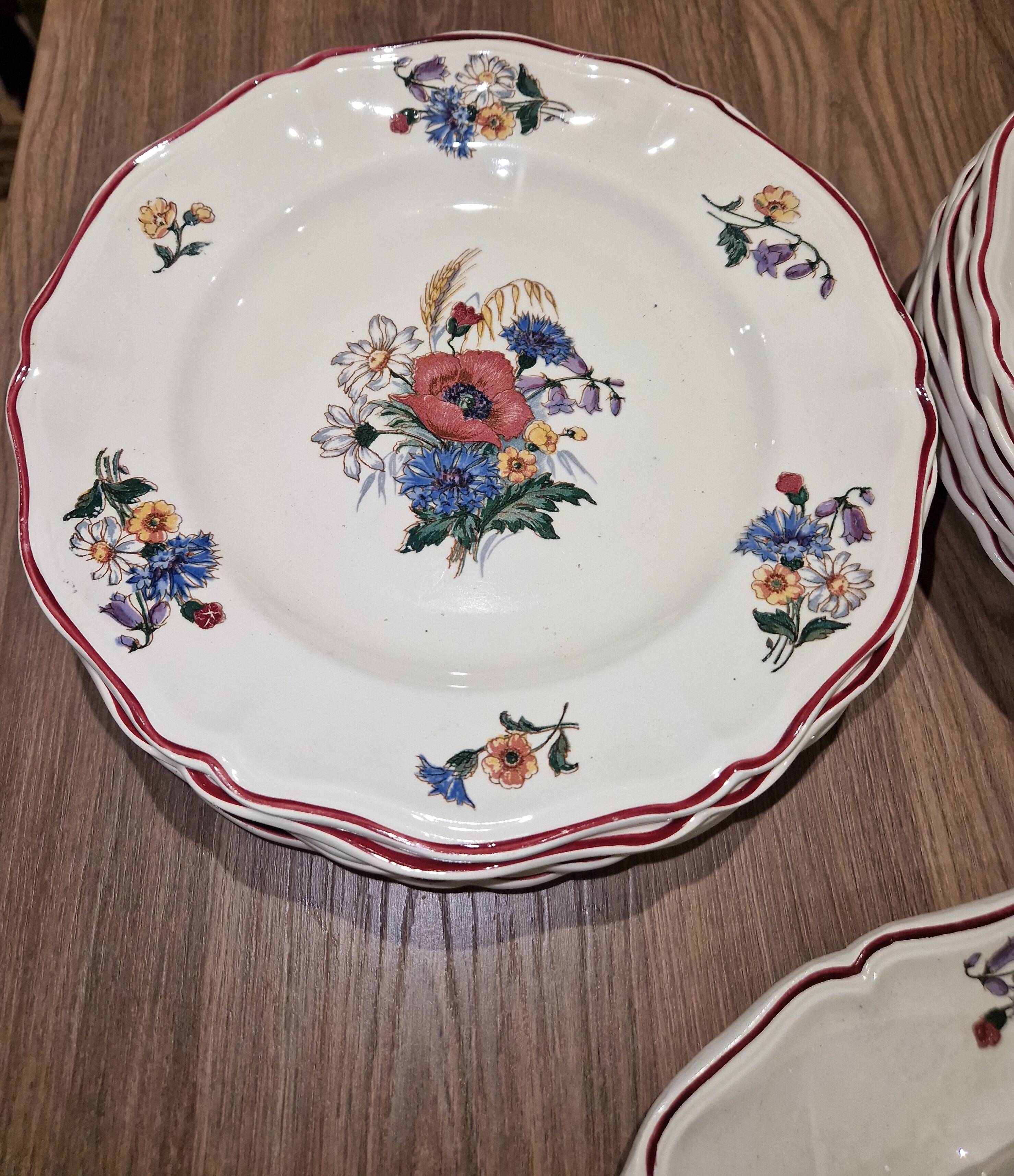 Service for 6 people, Sarreguemines earthenware, Agreste model.