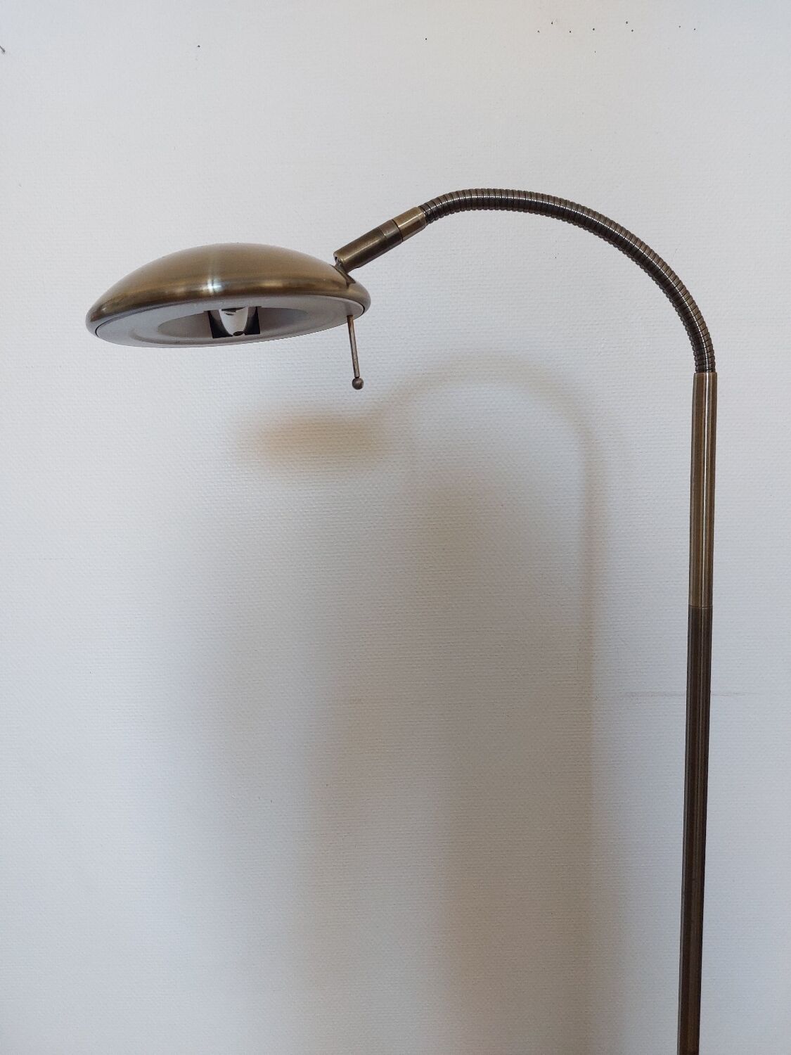 Vintage gold metal reading light