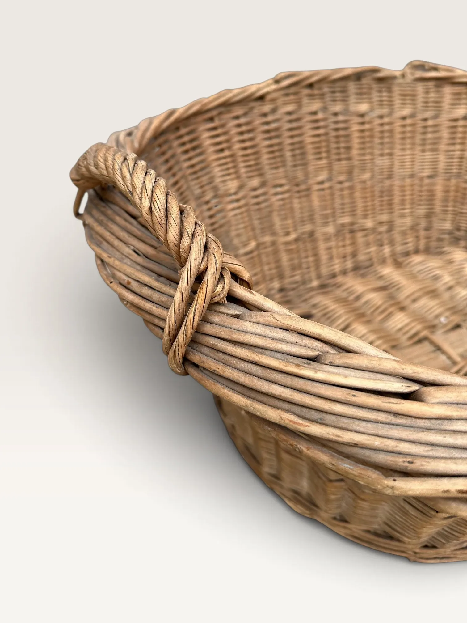 Grand panier à linge ovale en osier