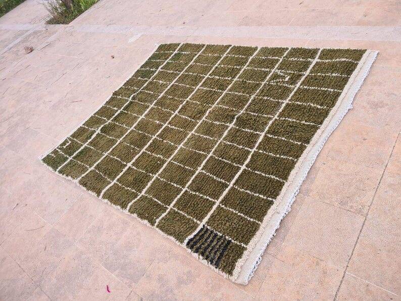 Handmade natural wool rug size 250 x 250 cm