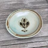 Large hollow serving plate in stoneware from the Blanot pottery.