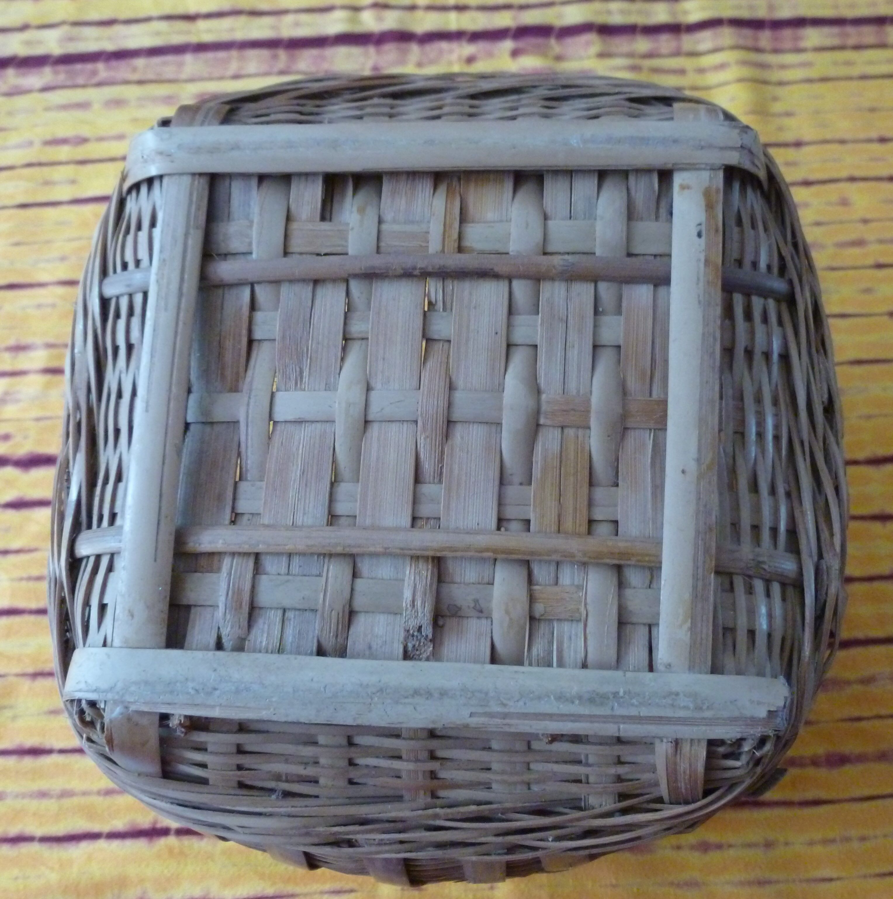 Planter basket in rattan and bamboo