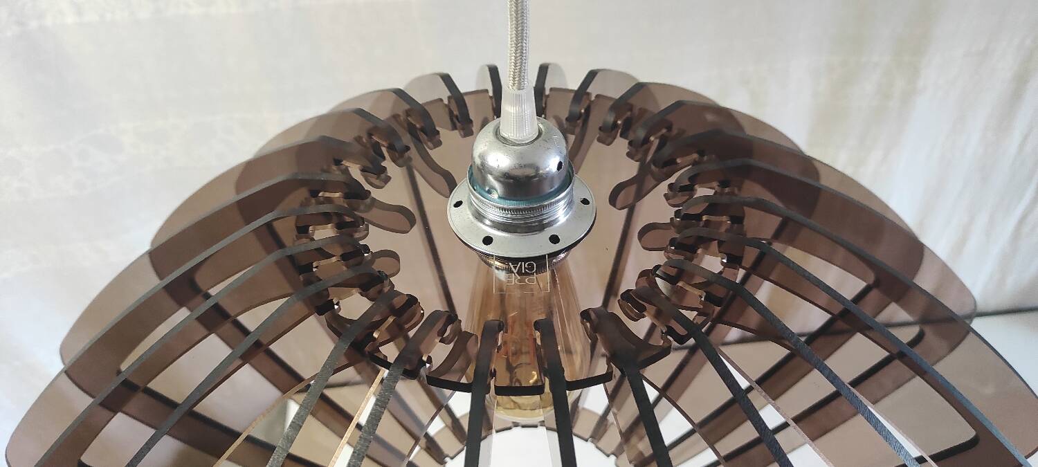 Suspension design en plexiglass fumé style scandinave
