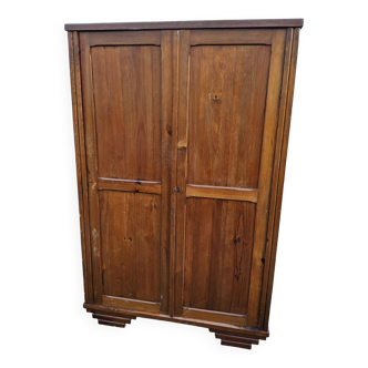 Armoire parisienne