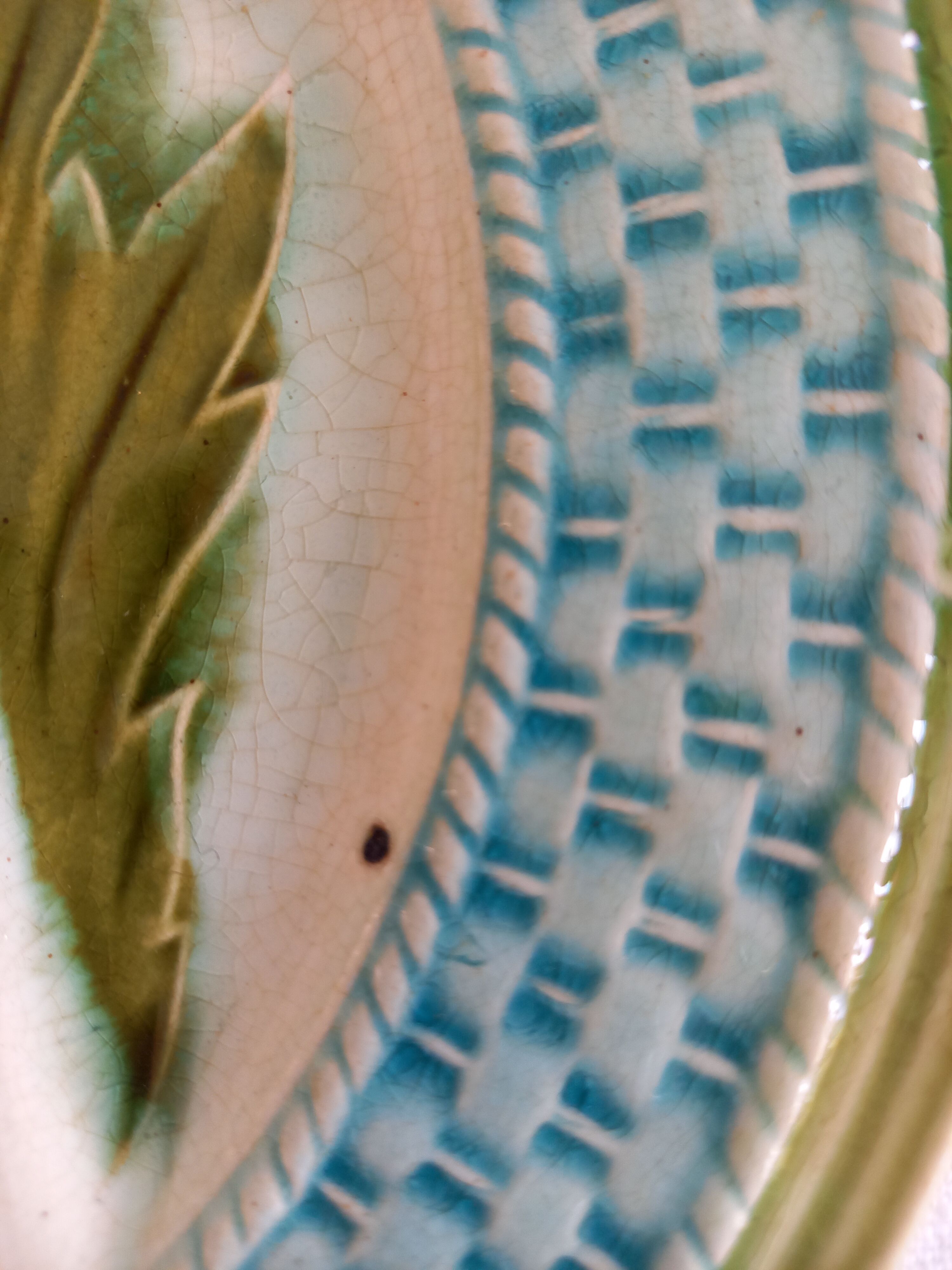 Asparagus plate in slip manufacture of Orchies