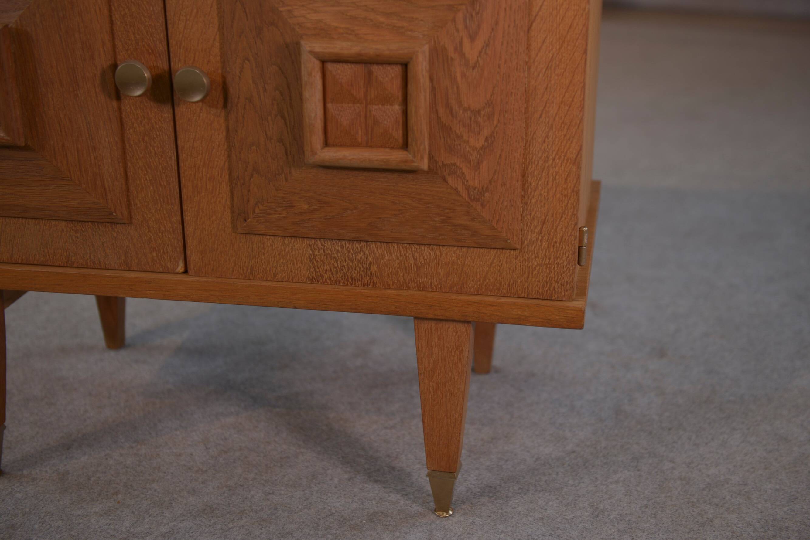 Brutalist bedside table in oak and oak veneer, 1950s