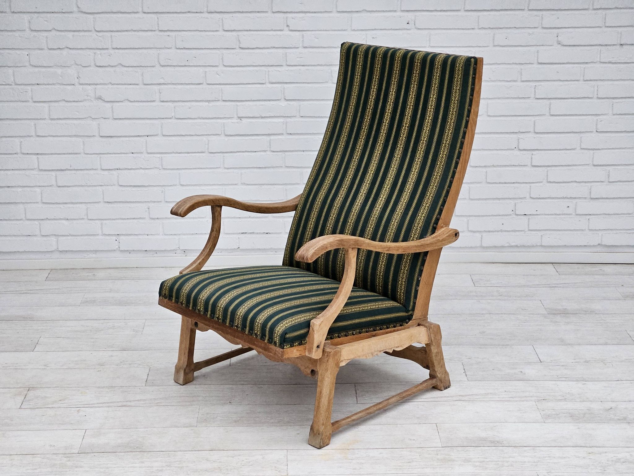 Chaise à bascule danoise à dossier haut, très bon état d'origine.