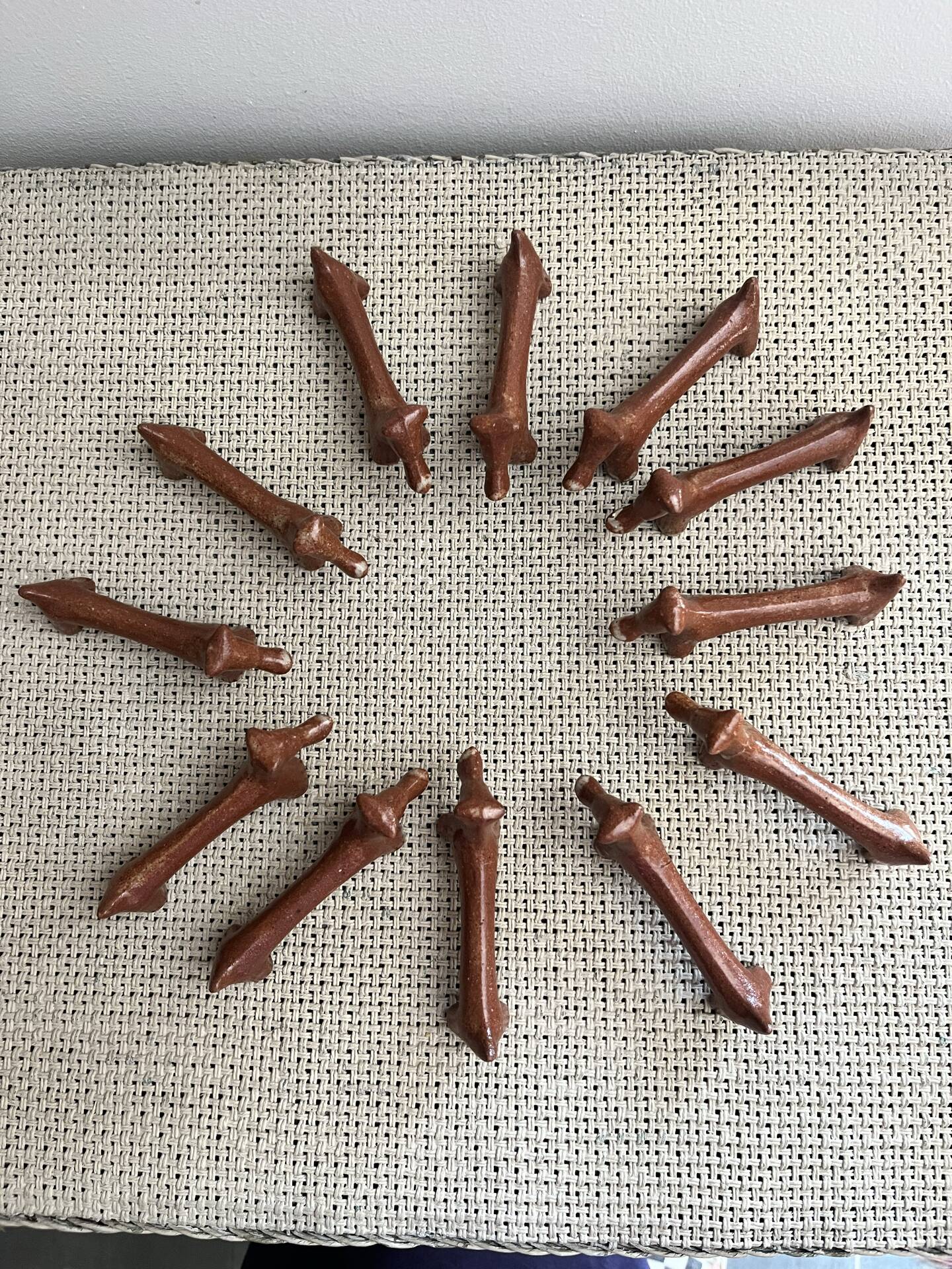 12  porte - couteaux teckel en grès