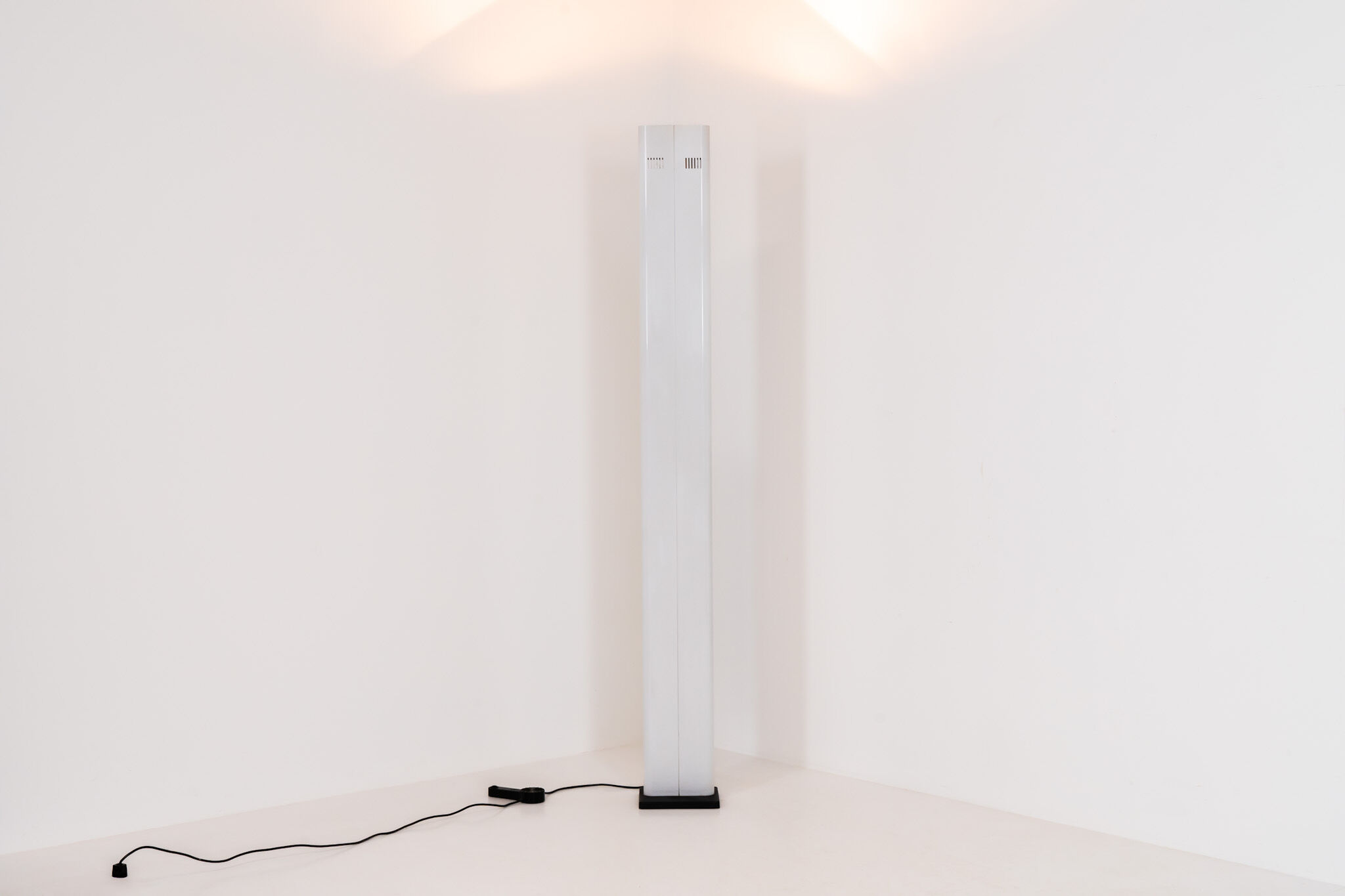 Uplighter floor lamp by Gianfranco Frattini for Relco
