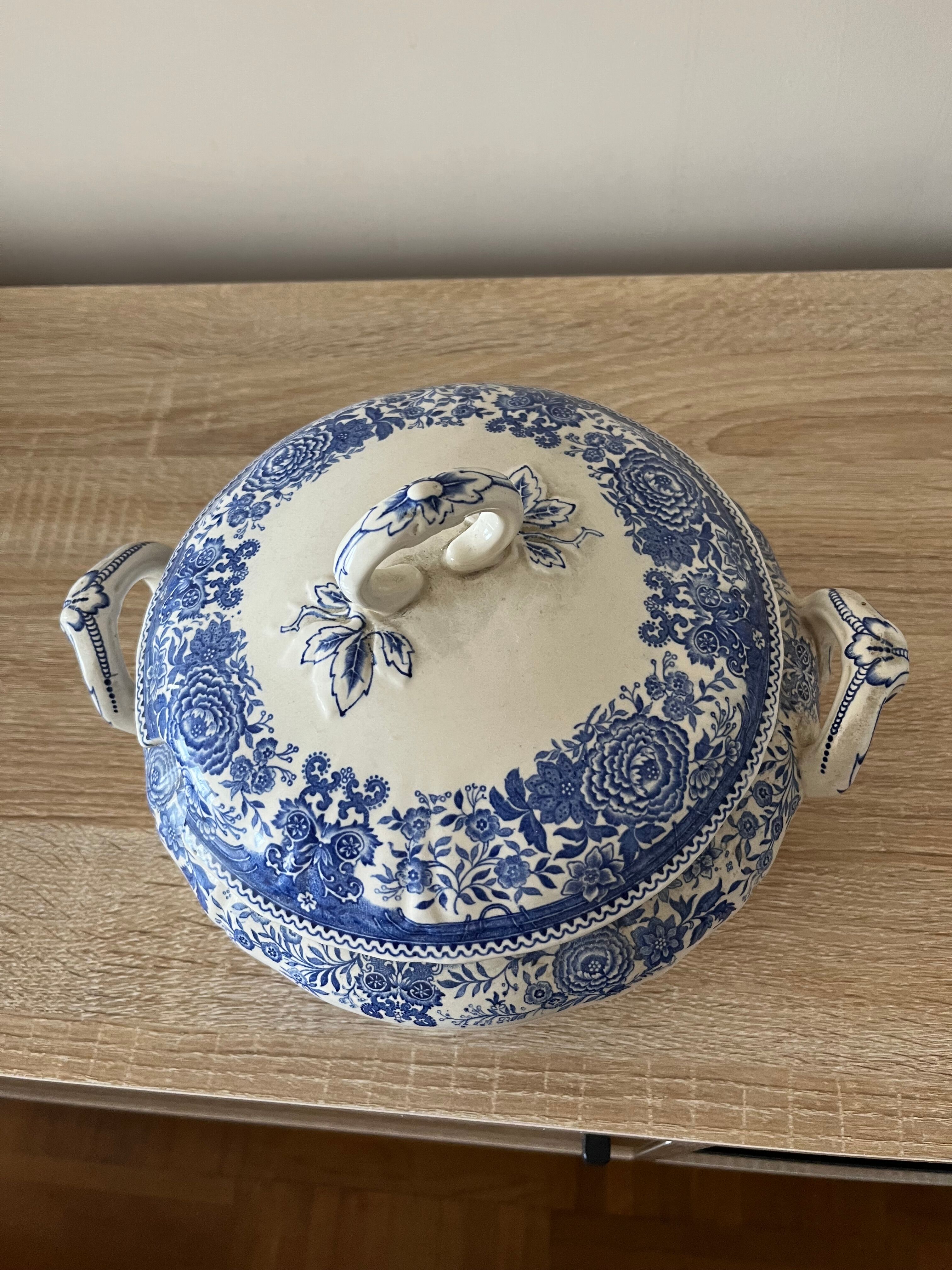 Villeroy & Boch tureen