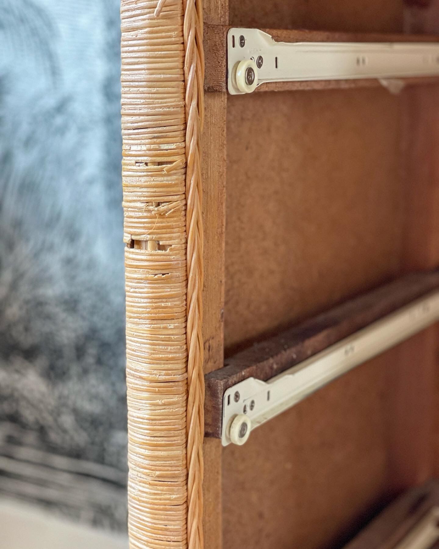 Commode vintage en rotin