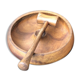 Olive wood walnuts