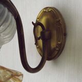 French vintage wall lamp in brass with a glass shade featuring frills and patterns 5524.