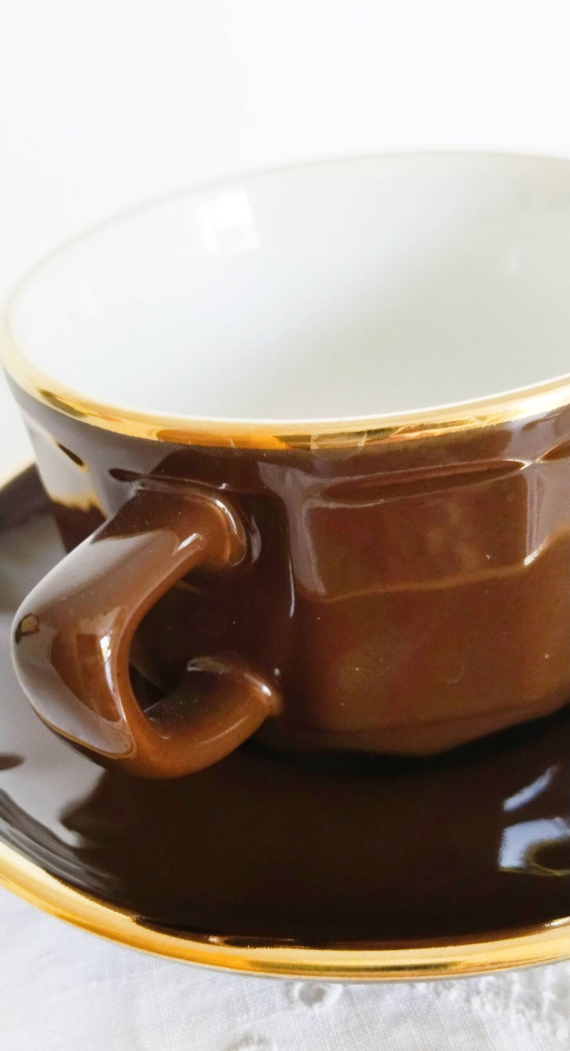 Coffee cups, Cappuccino, Yves Déshoulières, brown and gold, Nescafé